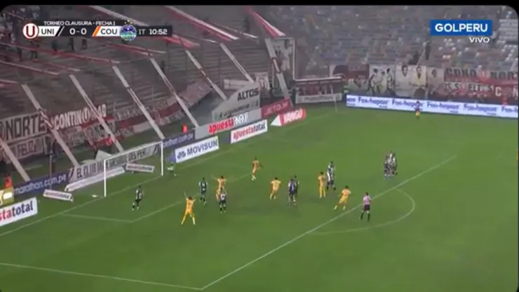 Universitario vs. Comerciantes Unidos.