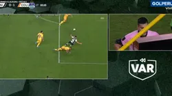 El VAR cambió la decisión de Robin Segura y no hubo penal sobre Pérez Guedes.