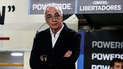 Jorge Fossati cambia su postura en Universitario.