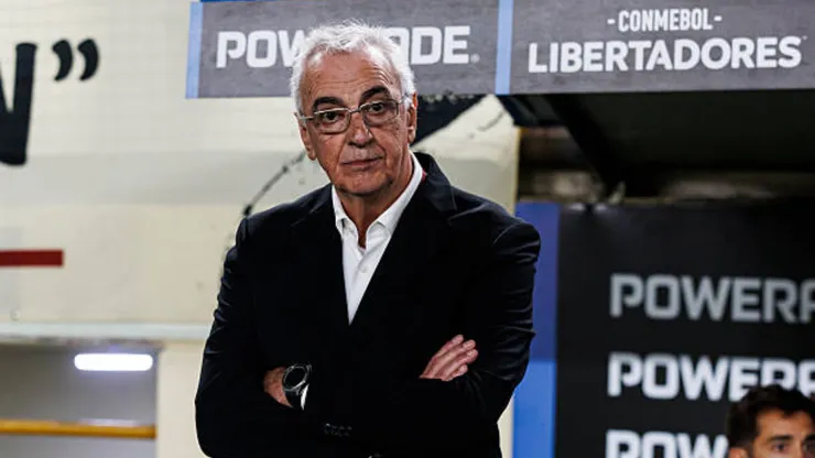 Jorge Fossati cambia su postura en Universitario.
