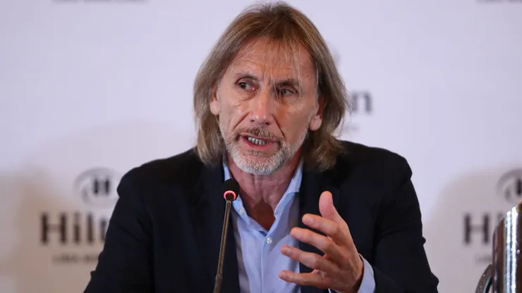 Ricardo Gareca en conferencia de prensa.