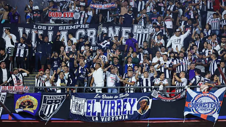 Hinchas de Alianza Lima sufrieron con la policía brasileña.