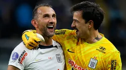 Hernán Barcos y Guillermo Viscarra en Alianza Lima.