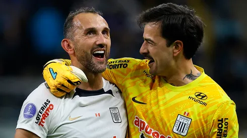 Hernán Barcos y Guillermo Viscarra en Alianza Lima.