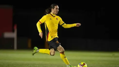 Andrés Aguilar con camiseta de Watford.