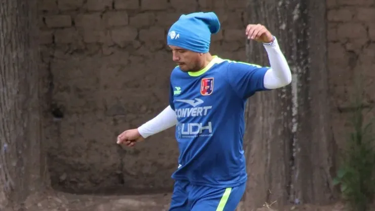 Reimond Manco entrenando con Alianza UDH.