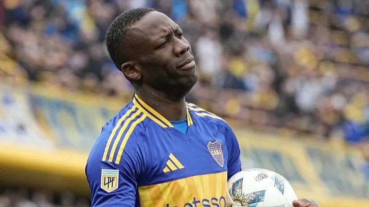 Luis Advíncula es duramente criticado por su presente en Boca Juniors.