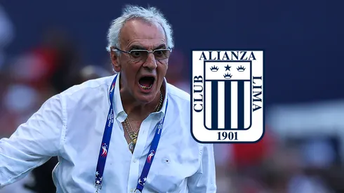 Jorge Fossati y el escudo de Alianza Lima.