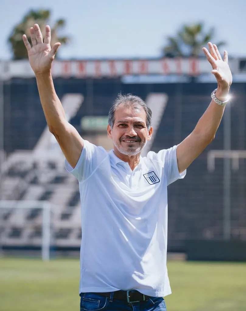 Franco Navarro debe confirmar el nuevo refuerzo. (Foto: X).