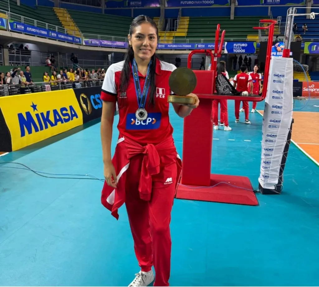Diana de la Peña fue premiada como segunda mejor central en la Copa América (Instagram).