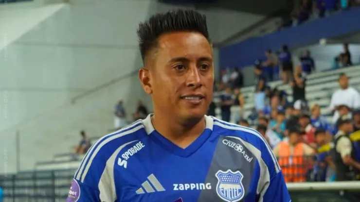 Christian Cueva con camiseta de Emelec.