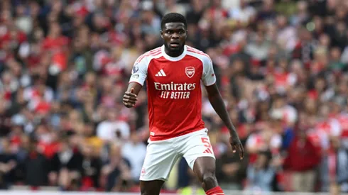 Thomas Partey con camiseta de Arsenal.