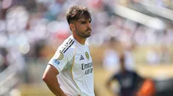 Raúl Asencio con camiseta de Real Madrid.