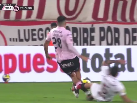 La violenta falta de Di Benedetto que sacó a Erick Gonzáles del partido