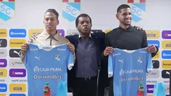 Benavente y Abram, junto al director deportivo Julio César Uribe.