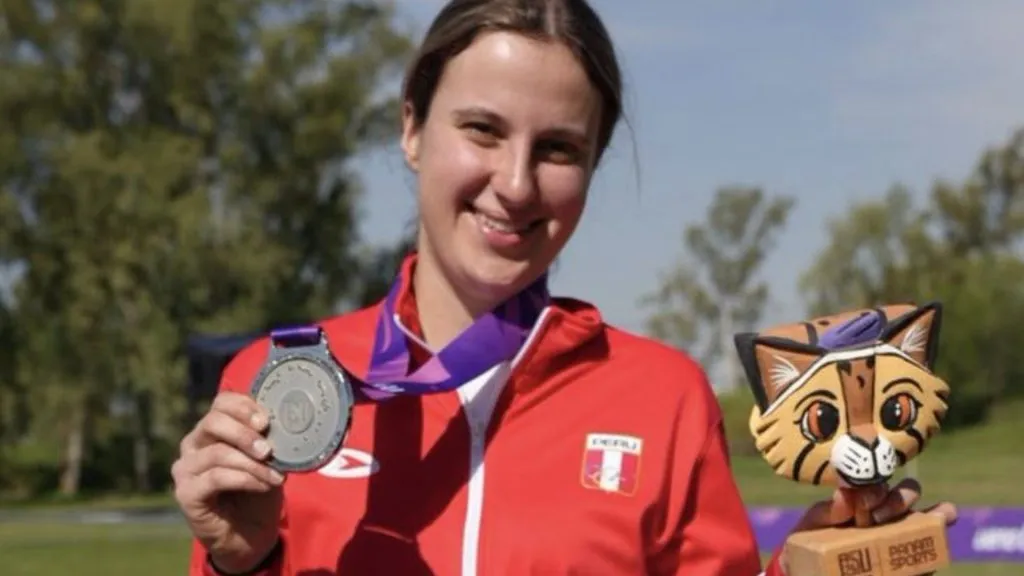 Valentina Porcella, medalla de plata en tiro deportivo para Perú (X @ipdperu).
