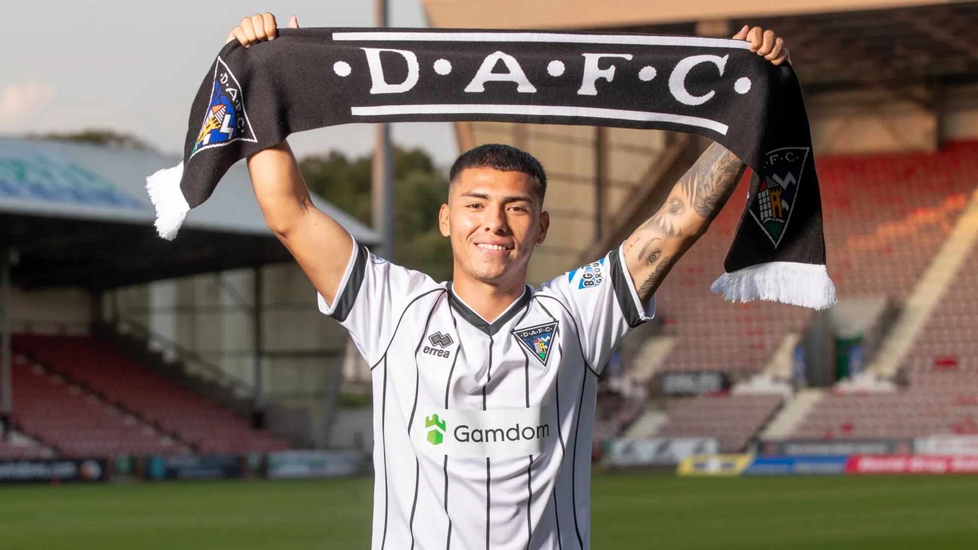 Jefferson Cáceres, anunciado en el Dunfermline Athletic (Foto: Dunfermline).