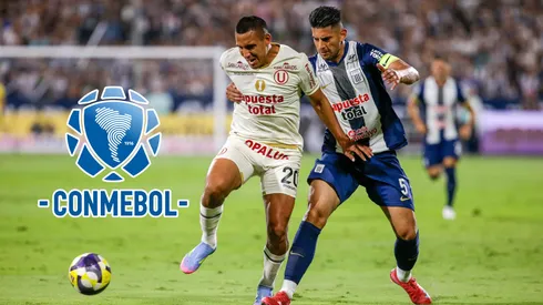 Álex Valera y Carlos Zambrano luchando por un balón.