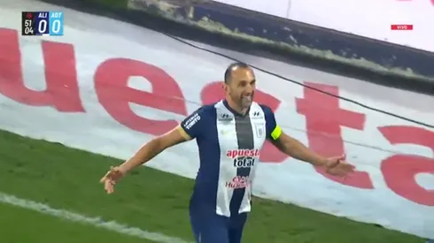 Hernán Barcos celebrando su gol ante ADT.