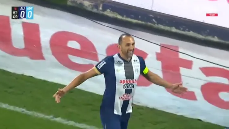 Hernán Barcos celebrando su gol ante ADT.