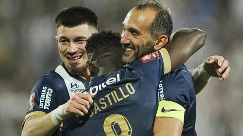 Hernán Barcos celebrando su gol.