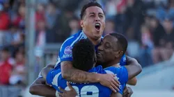 El festejo de Cueva con Jaime Ayoví para el 1-0 ante Técnico Universitario.