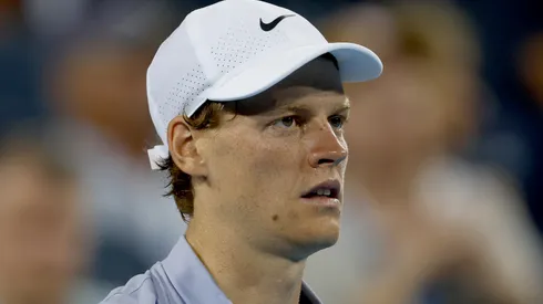 Jannik Sinner se baja de torneo del US Open.