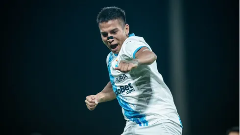 Martín Távara con camiseta de Sporting Cristal.