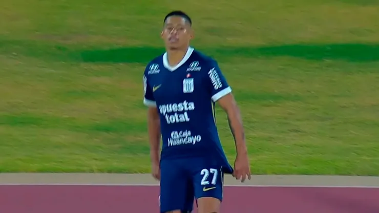 Golazo de Kevin Quevedo para Alianza Lima.