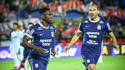 Eryc Castillo y Hernán Barcos en el duelo ante U. Católica.