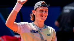 Ignacio Buse festejando un partido ganado.