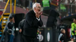 Jorge Fossati en zona técnica de Universitario.