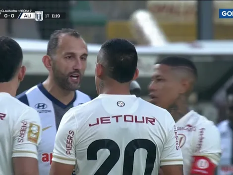 Tenso cruce entre Hernán Barcos y Alex Valera en el clásico