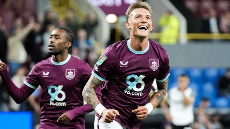 Oliver Sonne marcó su primer gol con Burnley.