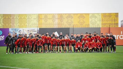 Tres tapaditos de Óscar Ibáñez en la nueva Selección Peruana.