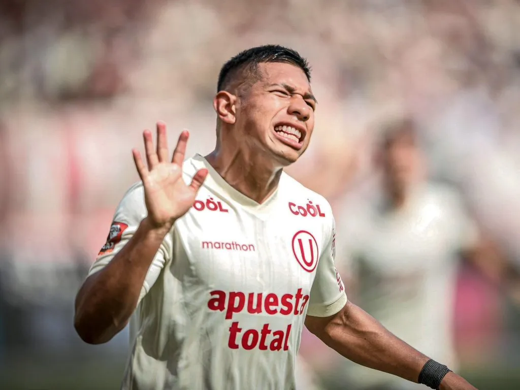 Edison Flores marcando en la Liga 1. (Foto: X).