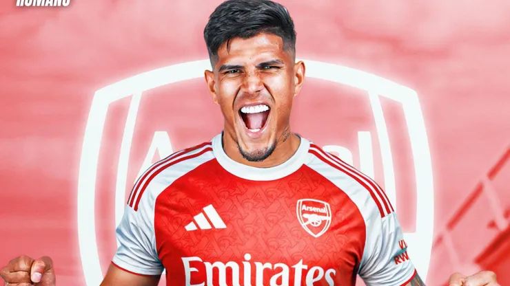 Piero Hincapié con camiseta de Arsenal.