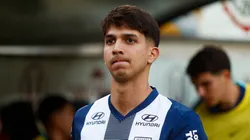 Alessandro Burlamaqui con camiseta de Alianza Lima.