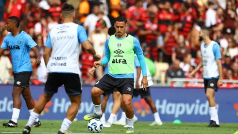 Erick Noriega hizo su debut con Gremio ante Flamengo.