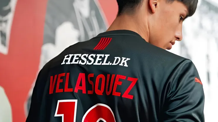 Alberto Velásquez en duda con Perú.