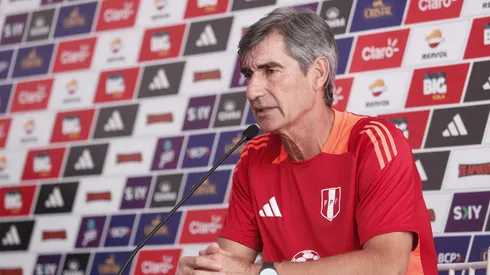 Óscar Ibáñez en conferencia de prensa.