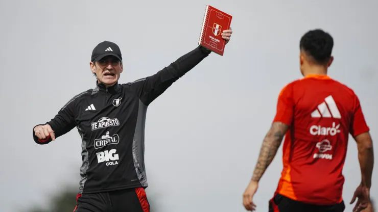 Selección Peruana tomó decisión radical sobre Óscar Ibáñez.