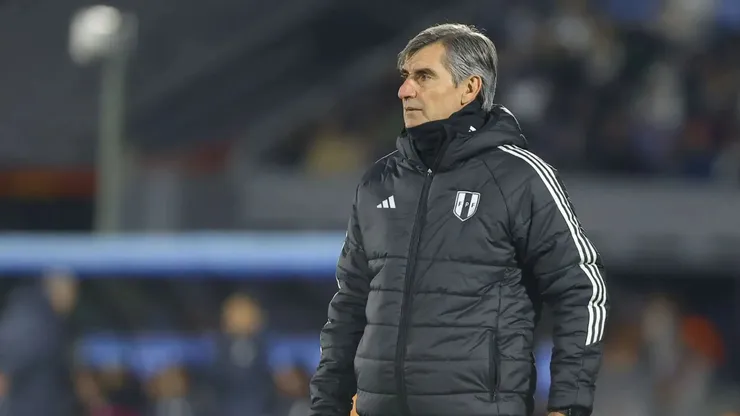 Óscar Ibáñez, DT de Perú.