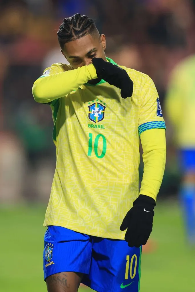 Raphinha la pasó mal en El Alto de Bolivia.  (Photo by Buda Mendes/Getty Images)