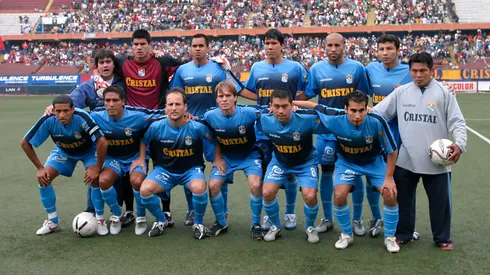 El plantel de Sporting Cristal en el 2006.