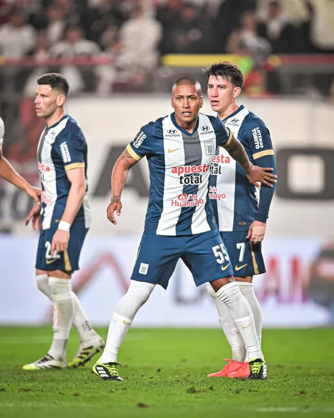 Pedro Aquino inscrito en la lista de Alianza Lima por Copa Sudamericana. (Foto: X).