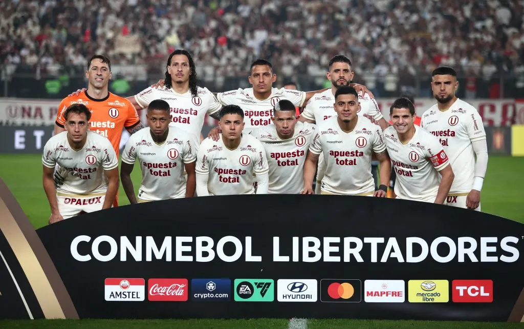 Universitario jugando en la Copa Libertadores 2025. (Photo by Raul Sifuentes/Getty Images)