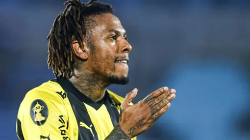 Abel Hernández denunció a club grande de Liga 1 por precontrato.