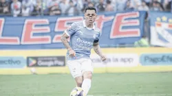 Yoshimar Yotún con camiseta de Sporting Cristal.