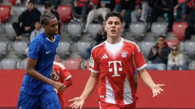 Felipe Chávez celebrando con Bayern Múnich.